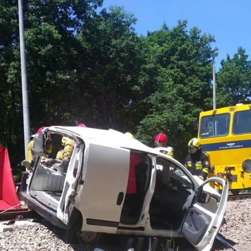 Śmiertelny wypadek na niestrzeżonym przejeździe kolejowym